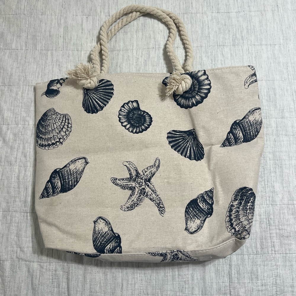 😁 5/$25 Nautical Beige Tote Bag with Seashell Print